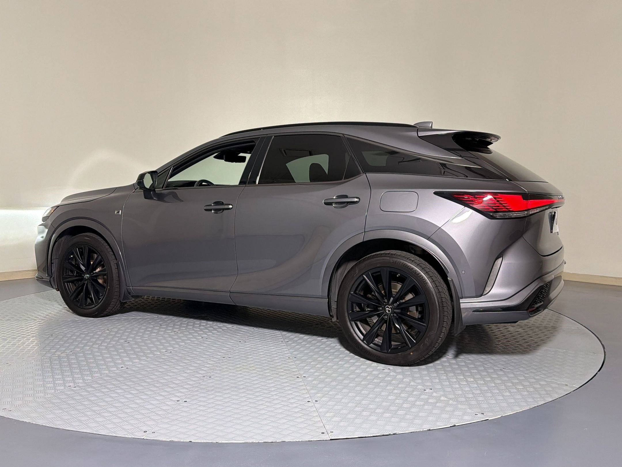 Used 2023 Lexus RX 500h F Sport w/ Cold Area Package AWD/4WD image 3