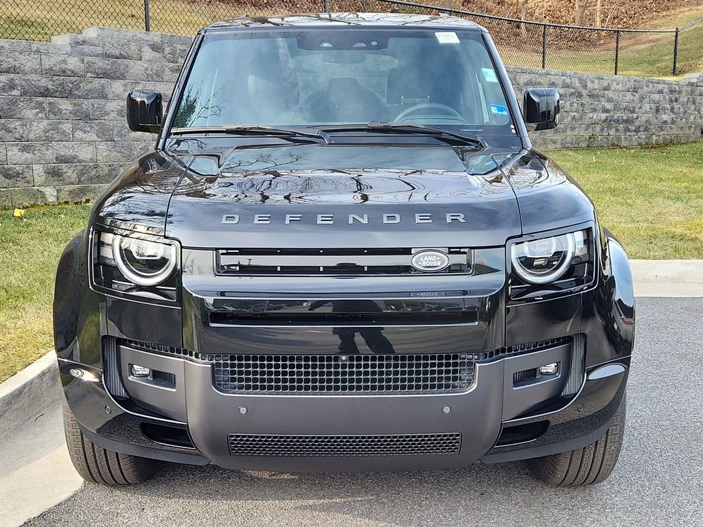 Used 2026 Land Rover Defender 110 X-Dynamic SE AWD/4WD image 8