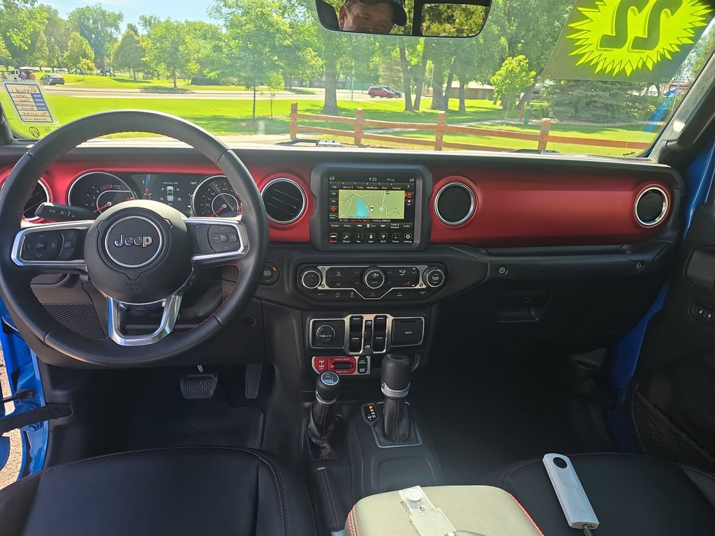 Used 2022 Jeep Gladiator Rubicon w/ LED Lighting Group AWD/4WD image 14