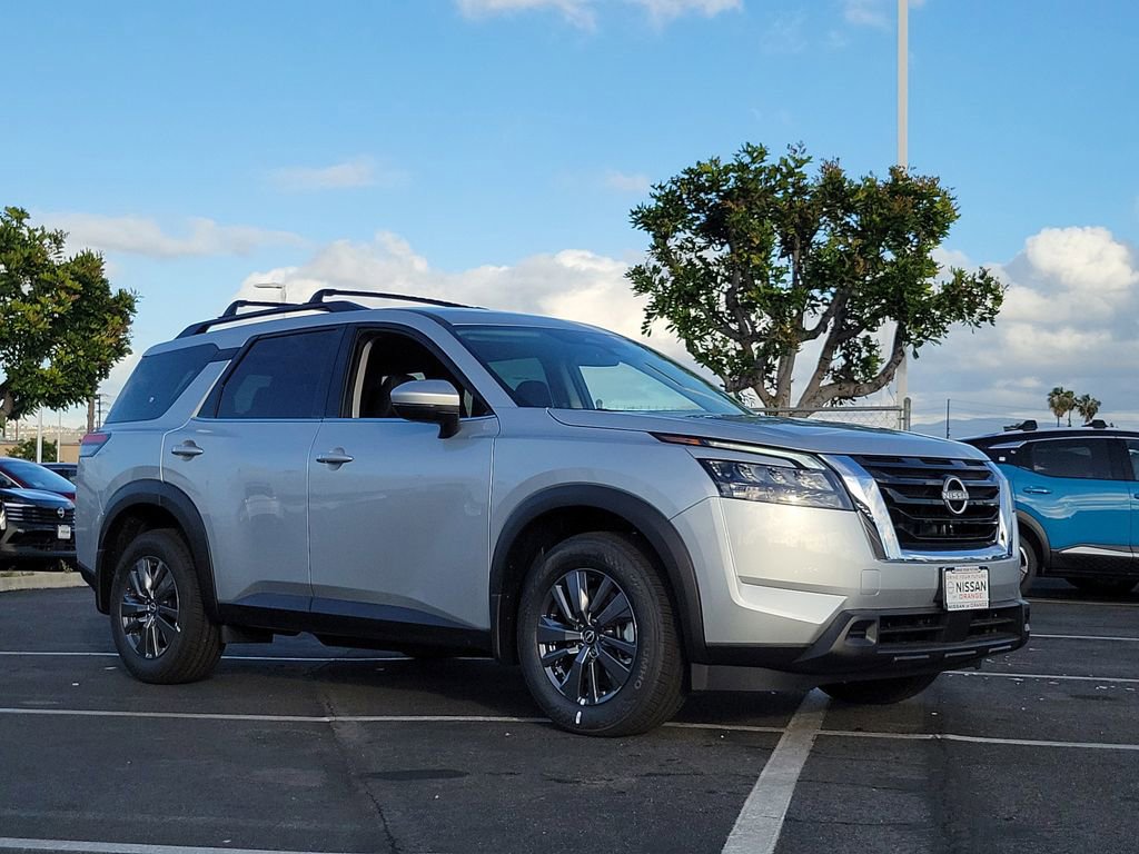 New 2025 Nissan Pathfinder SV image 8