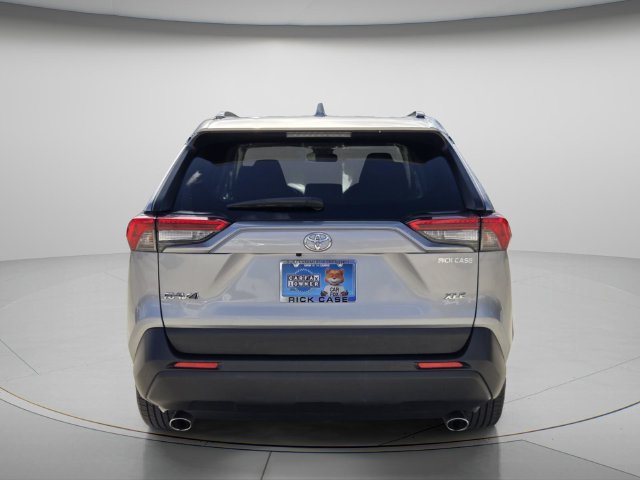 Used 2020 Toyota RAV4 XLE w/ Convenience Package FWD image 5