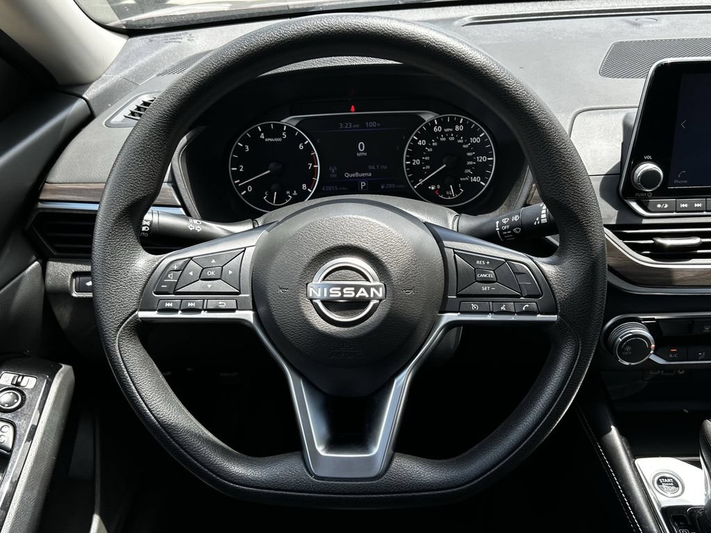 Used 2023 Nissan Altima 2.5 SV FWD image 14