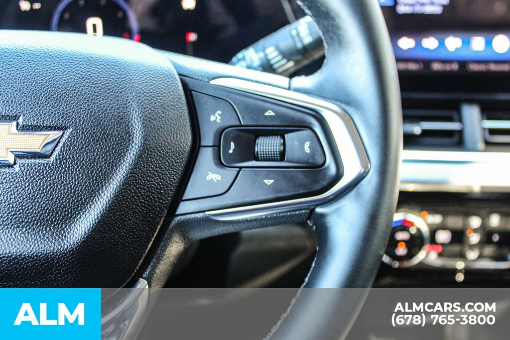 Used 2025 Chevrolet Trax LT w/ LT Convenience Package image 28