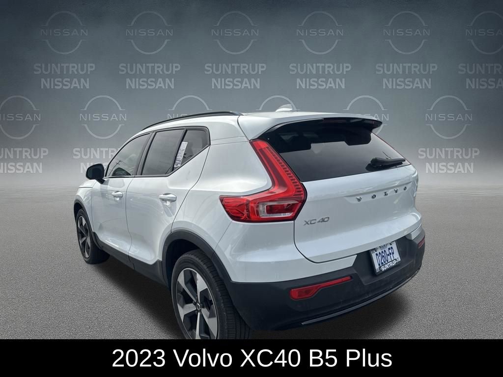 Used 2023 Volvo XC40 B5 Plus w/ Protection Package Premier image 3