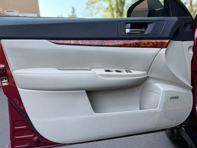Used 2011 Subaru Outback 2.5i Limited AWD/4WD image 12