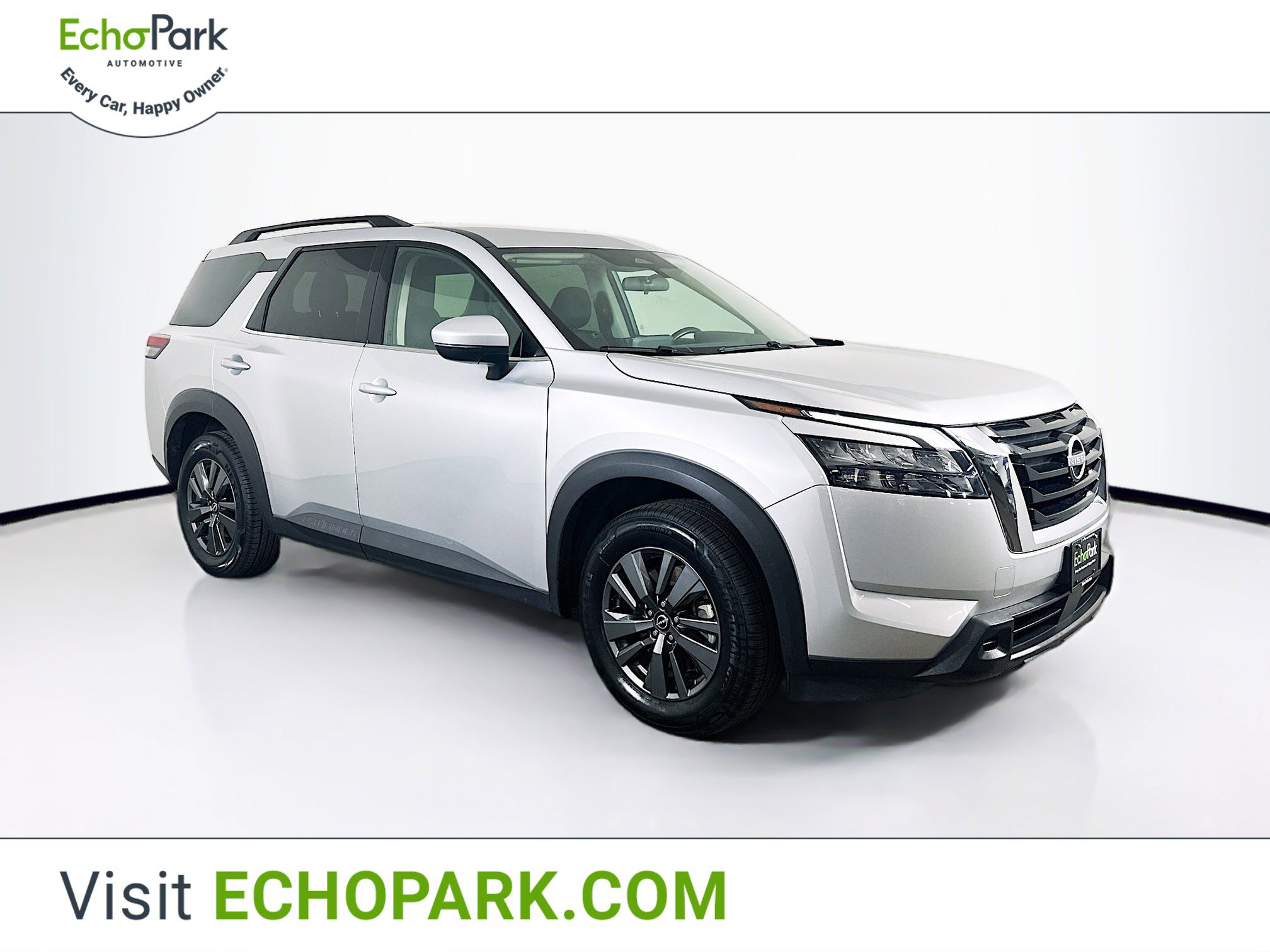 Used 2024 Nissan Pathfinder SV