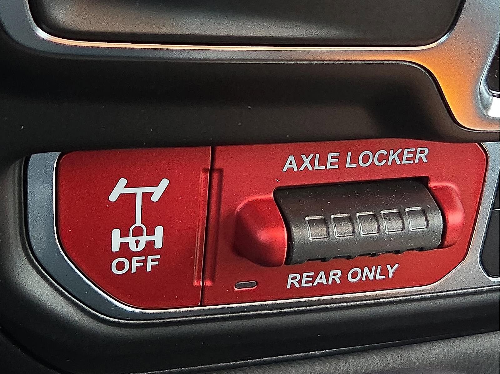 New 2025 Jeep Gladiator Mojave w/ Steel Bumper Group image 19