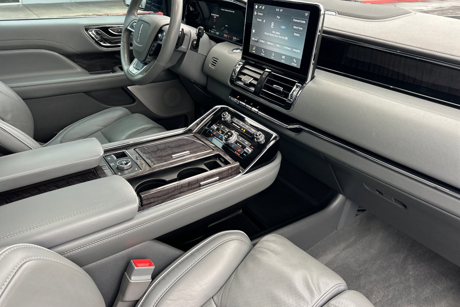 Used 2019 Lincoln Navigator Reserve image 17