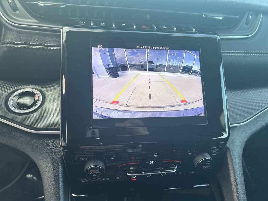 Used 2024 Jeep Grand Cherokee L Laredo image 20