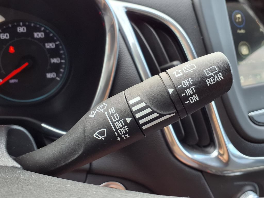 Used 2019 Chevrolet Equinox LT w/ Driver Convenience Package FWD image 26
