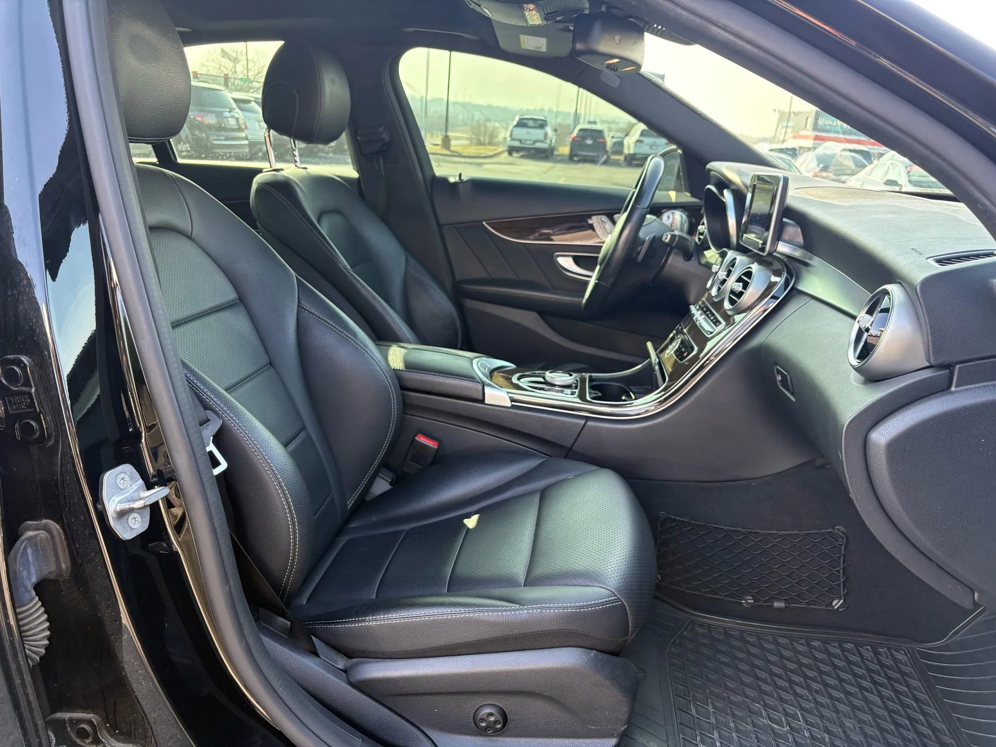 Used 2018 Mercedes-Benz C 300 4MATIC Sedan image 12