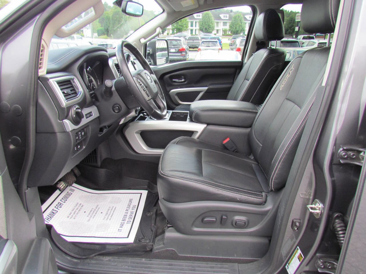 Used 2019 Nissan Titan PRO-4X w/ Pro-4x Convenience Package image 10