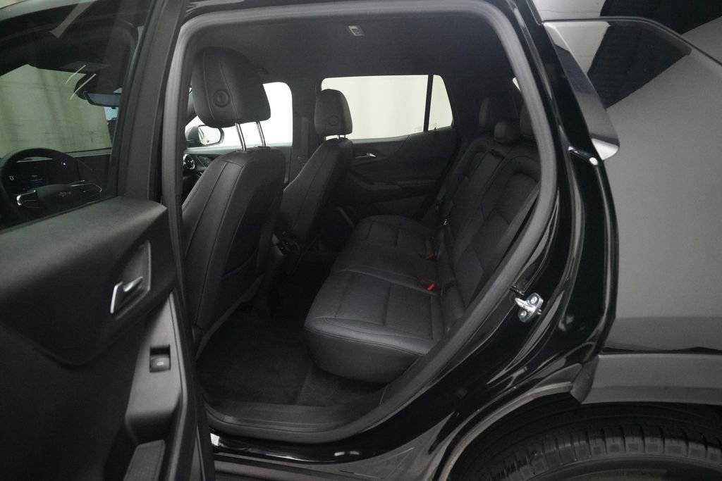 Used 2025 Chevrolet Equinox LT w/ Convenience Package II image 16