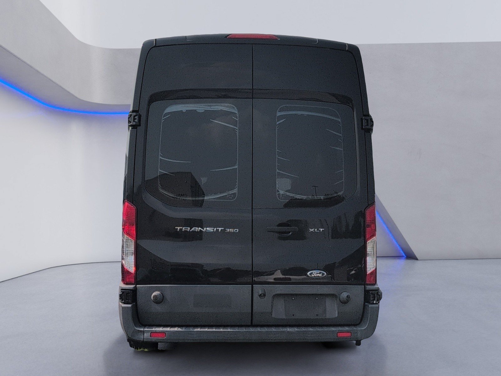 Used 2017 Ford Transit 350 XLT RWD image 3