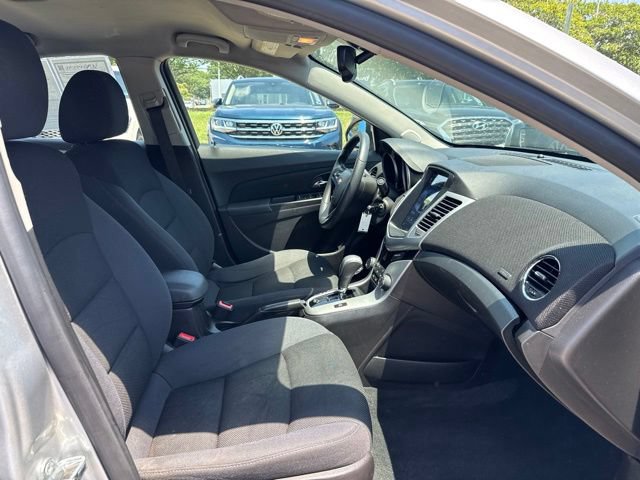Used 2016 Chevrolet Cruze LT FWD image 13