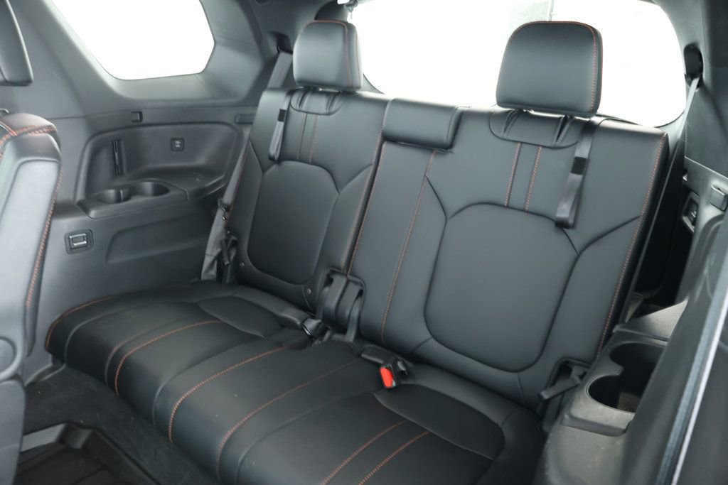 Used 2025 Honda Pilot TrailSport image 20