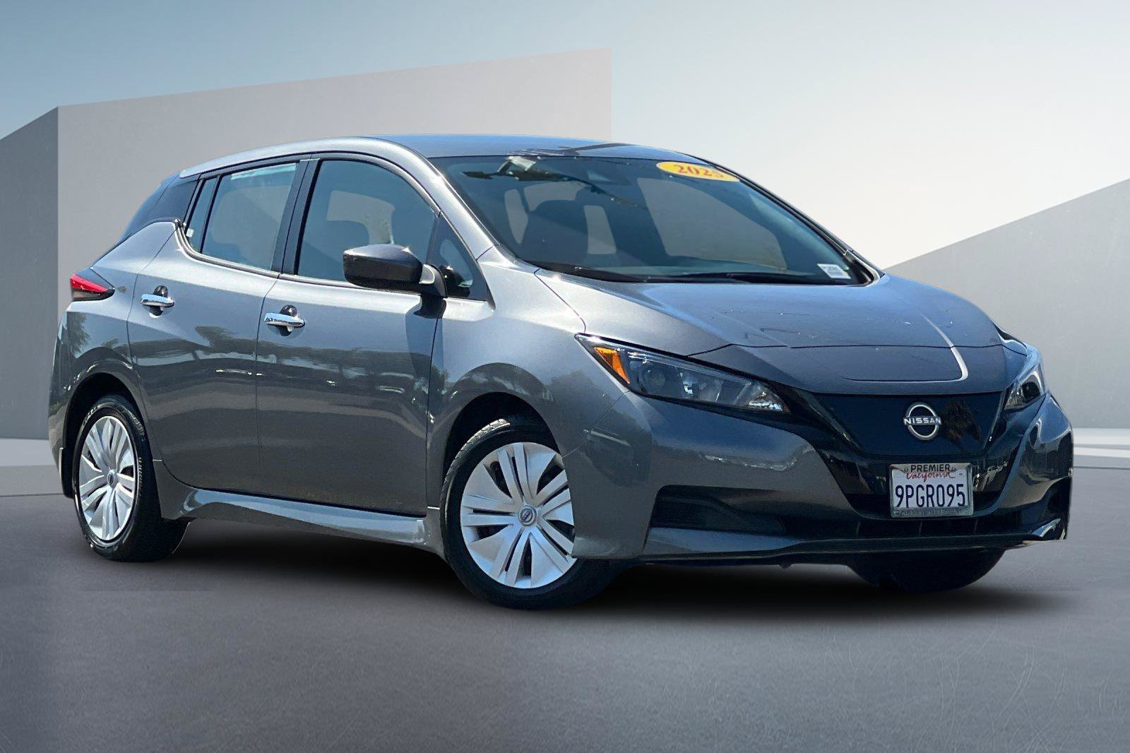 Certified 2025 Nissan Leaf S FWD image 2