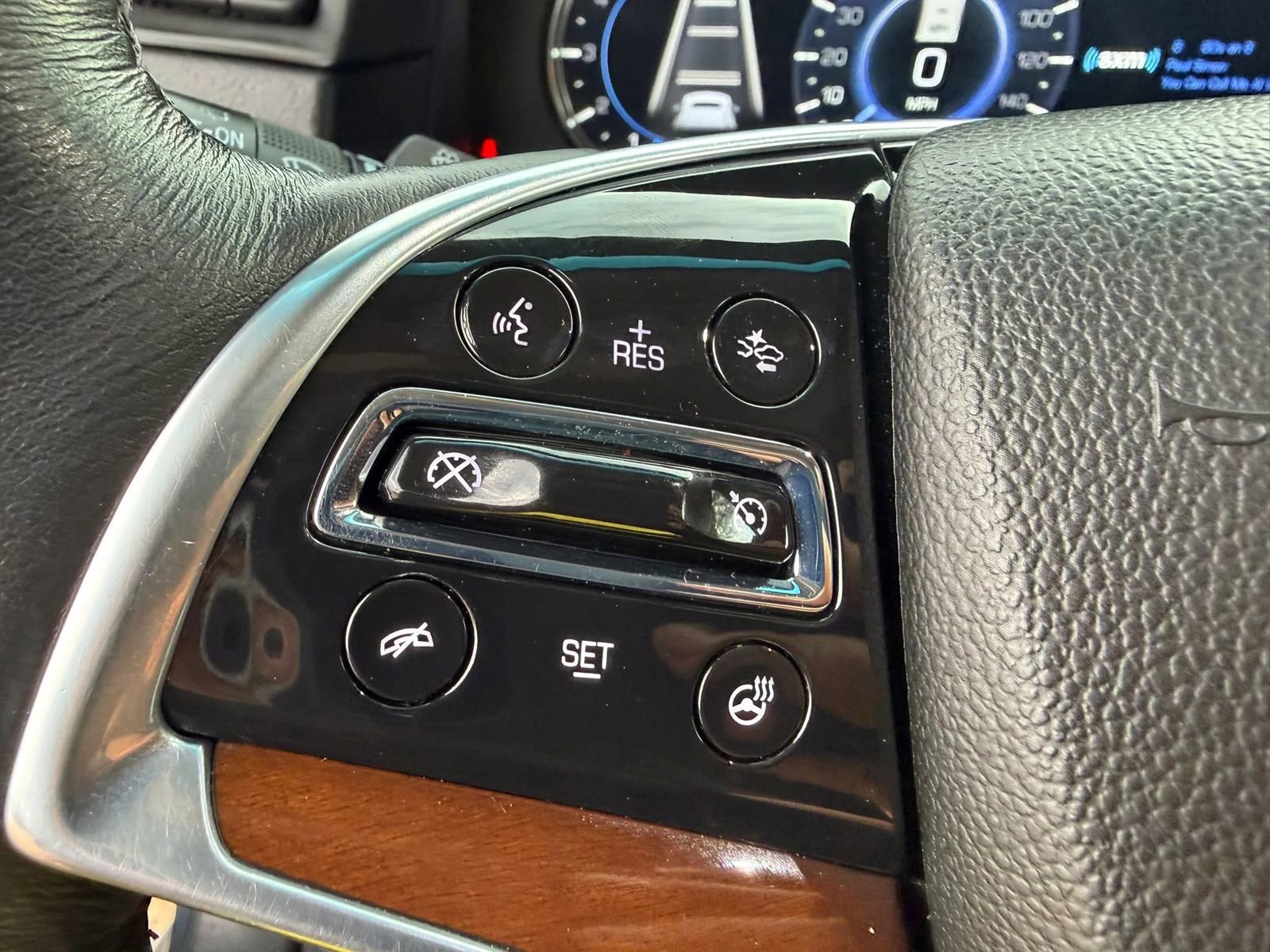 Used 2020 Cadillac Escalade ESV Premium Luxury image 30