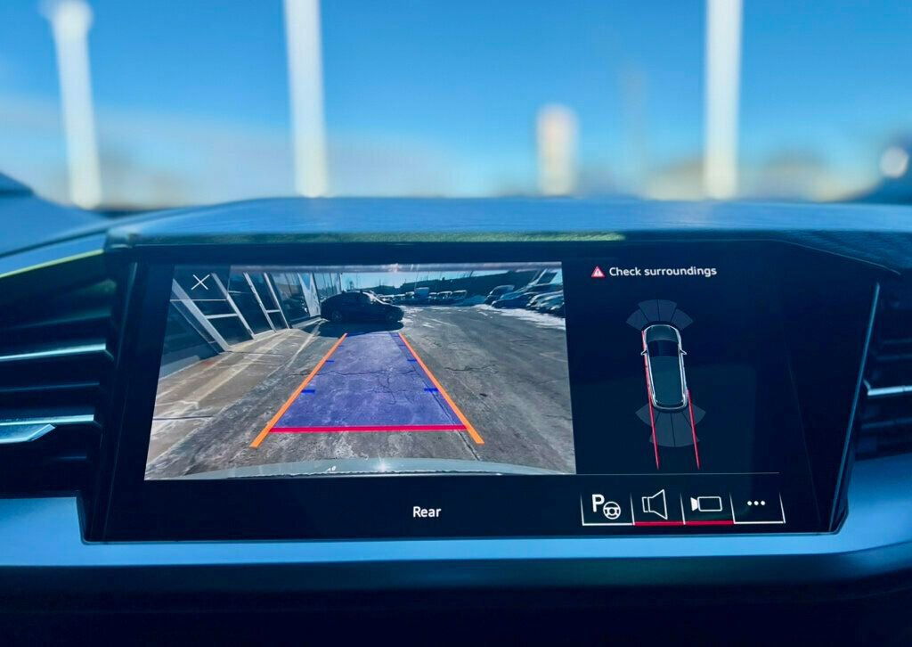 Used 2024 Audi Q4 e-tron Premium Plus w/ Premium Plus image 24