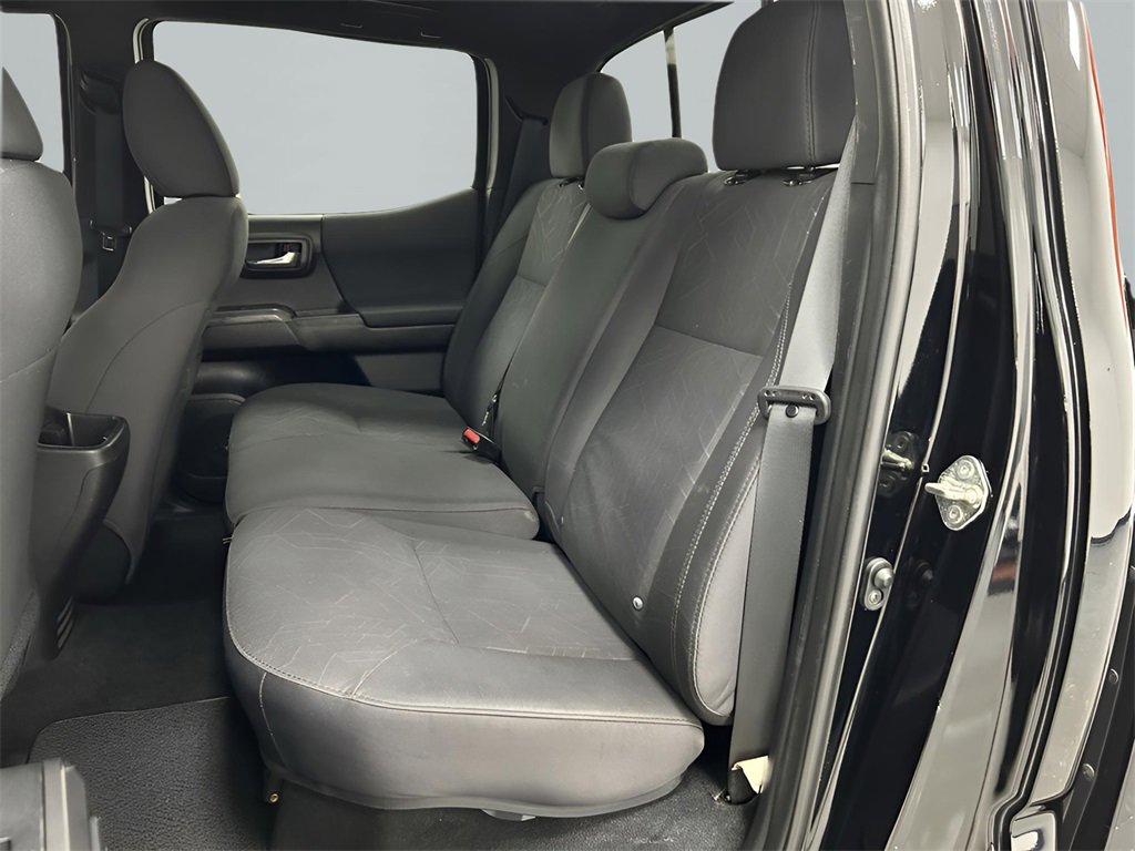 Used 2016 Toyota Tacoma TRD Sport image 10