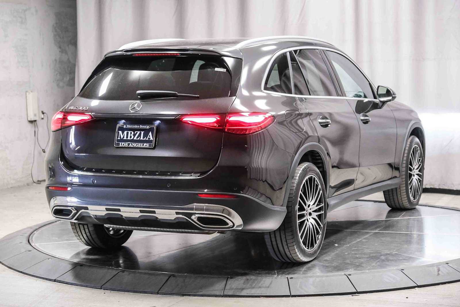 Certified 2026 Mercedes-Benz GLC 300 image 4