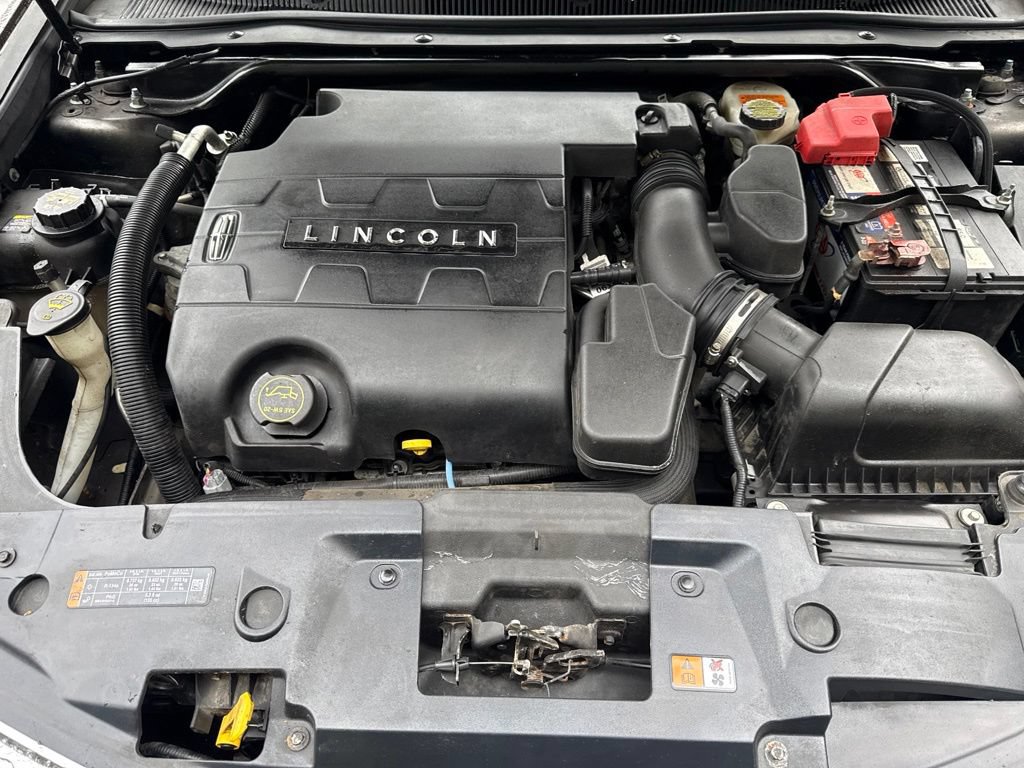 Used 2015 Lincoln MKS AWD image 12