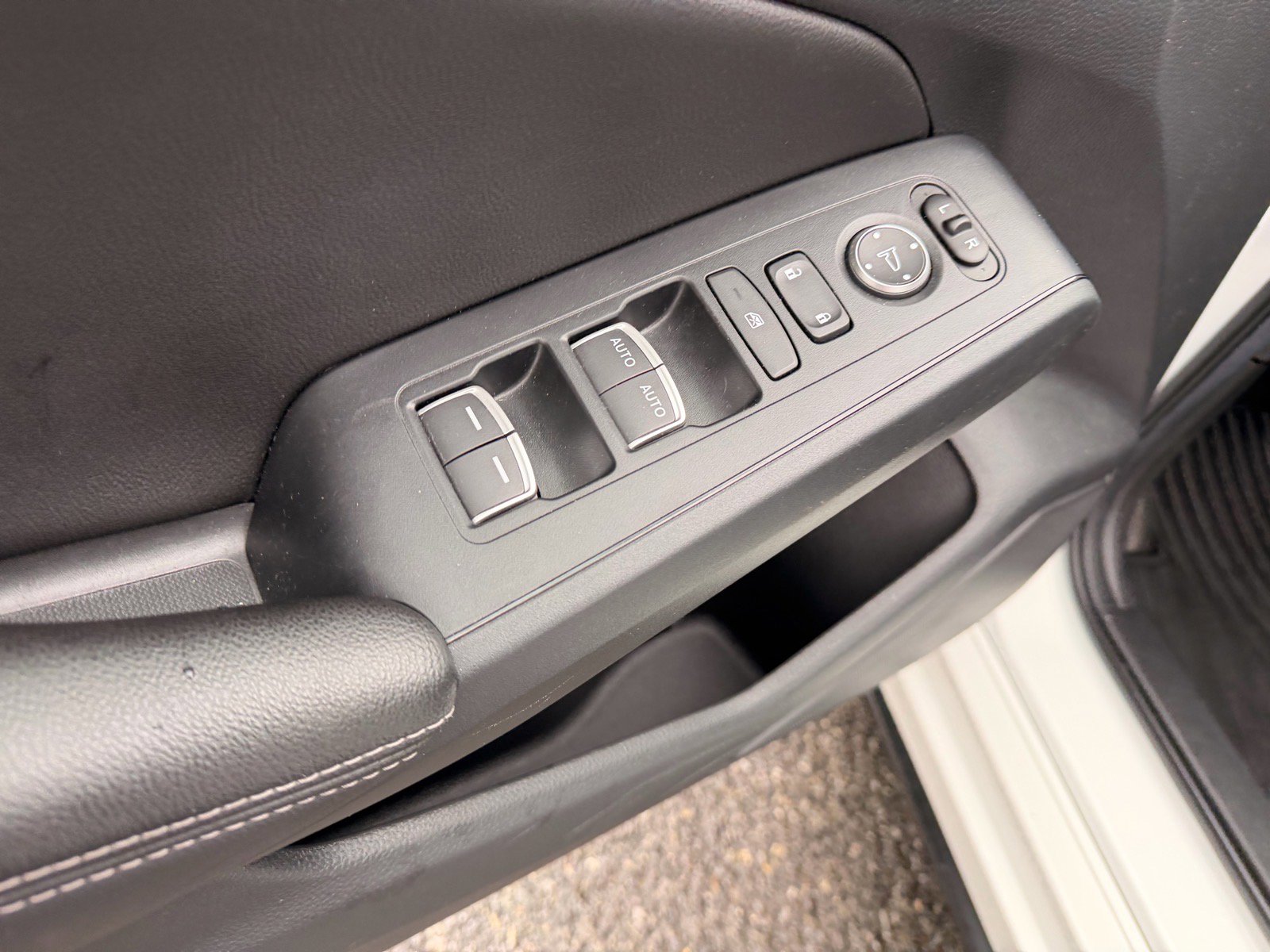 Used 2024 Honda Civic EX-L image 13