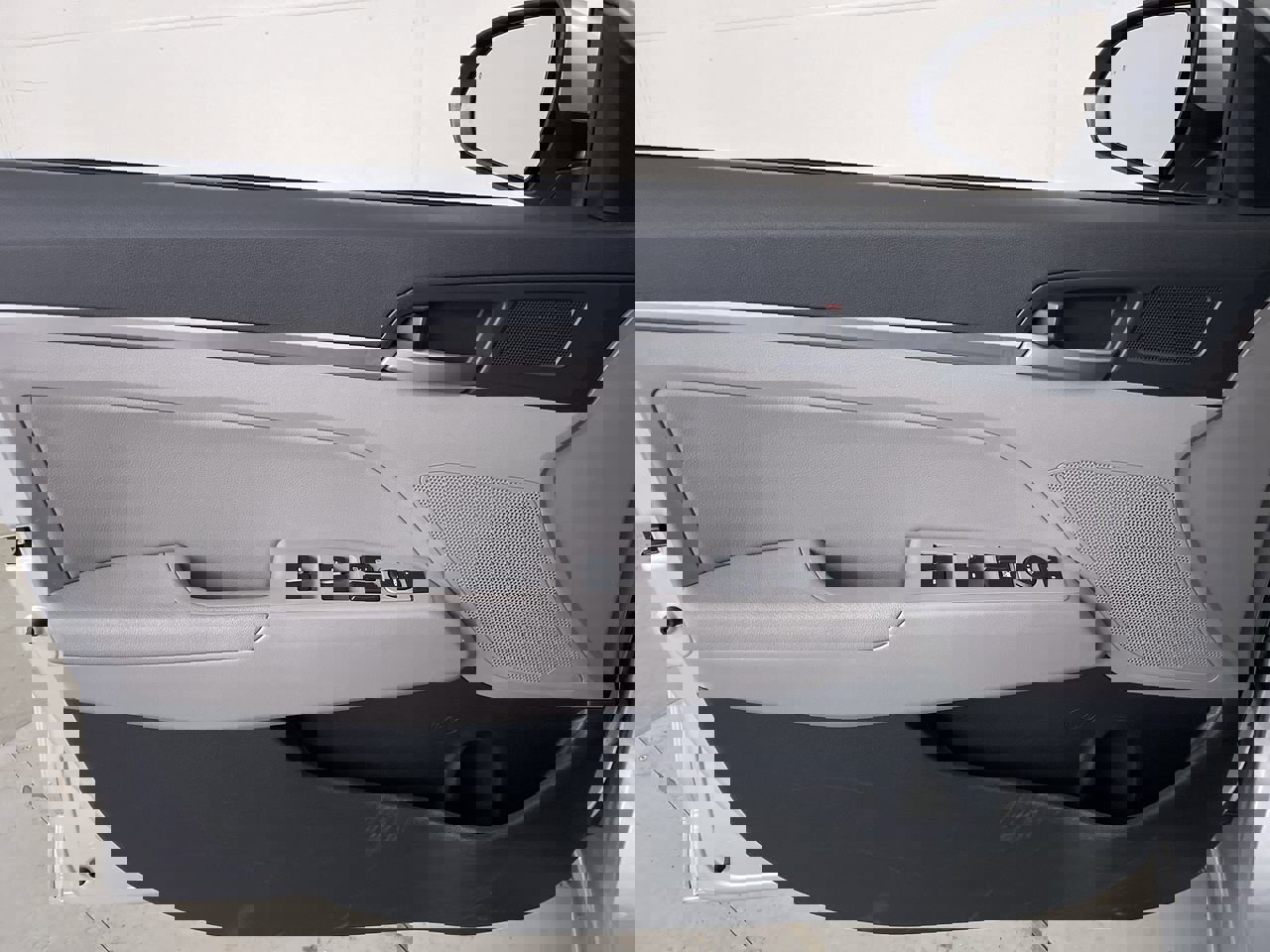 Used 2017 Hyundai Elantra Limited image 10