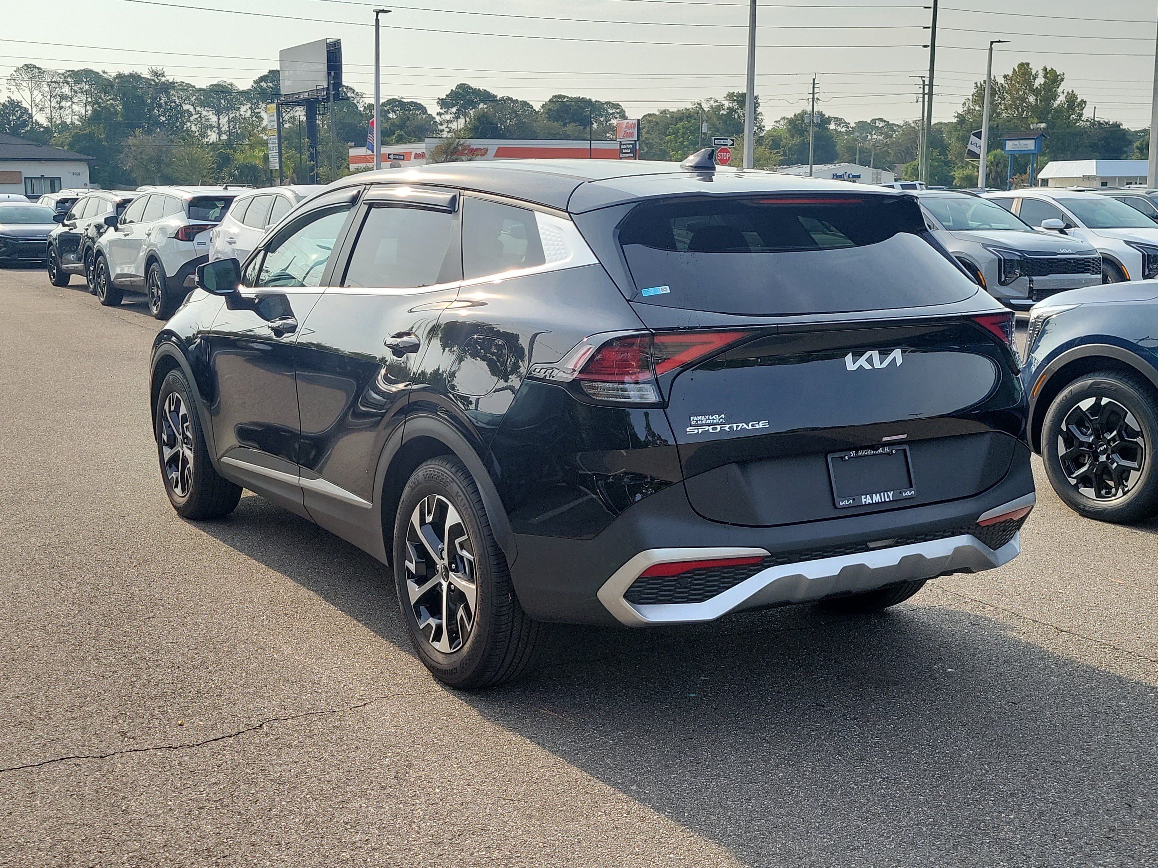 Certified 2024 Kia Sportage EX FWD image 4
