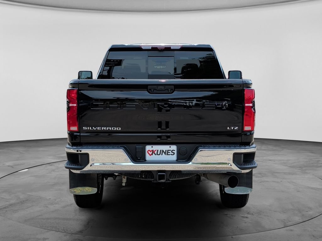 Used 2025 Chevrolet Silverado 3500 LTZ w/ LTZ Premium Package AWD/4WD image 6