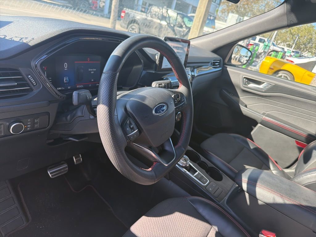 Used 2023 Ford Escape ST-Line image 9