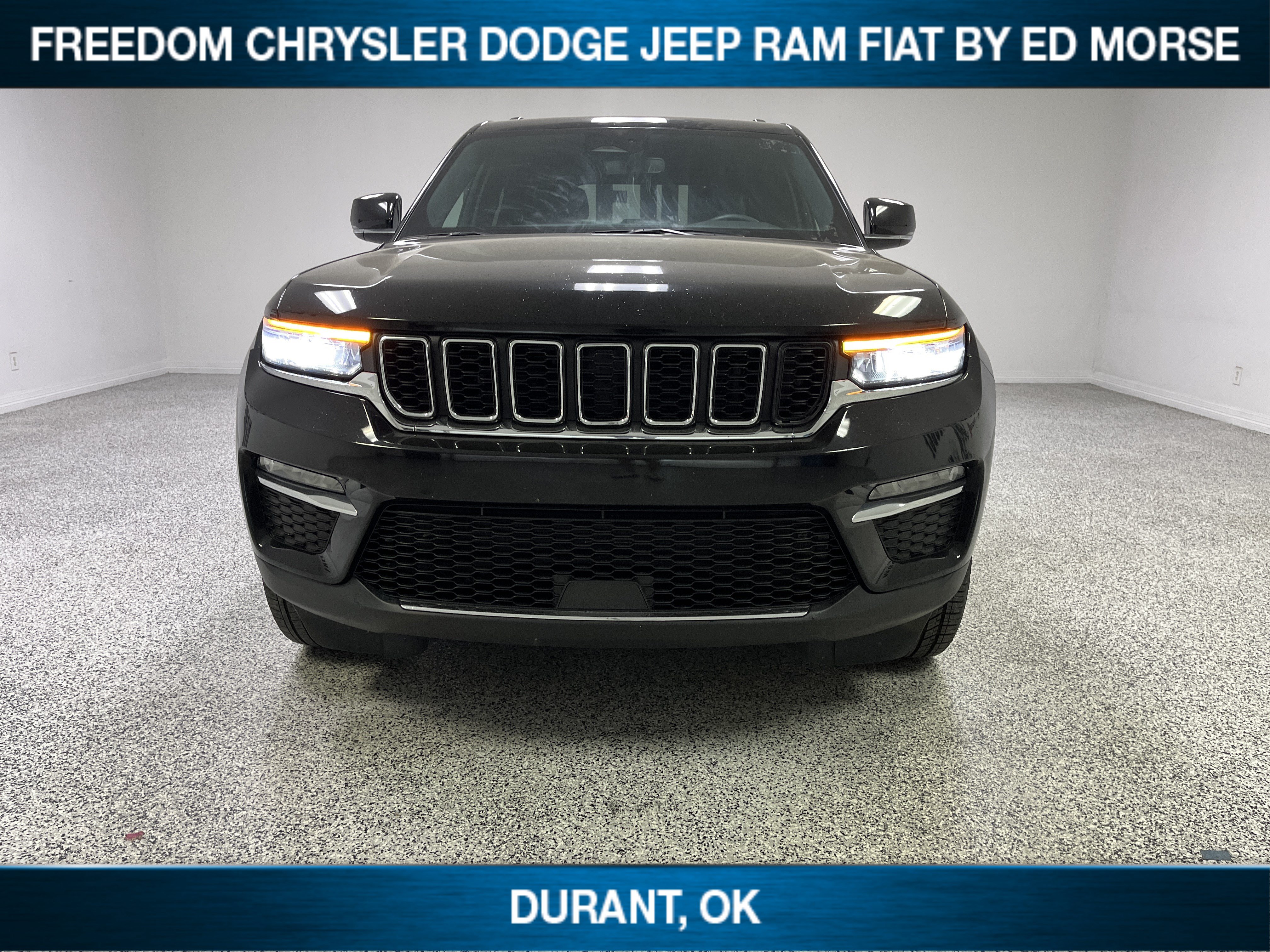 Used 2024 Jeep Grand Cherokee Limited AWD/4WD image 2