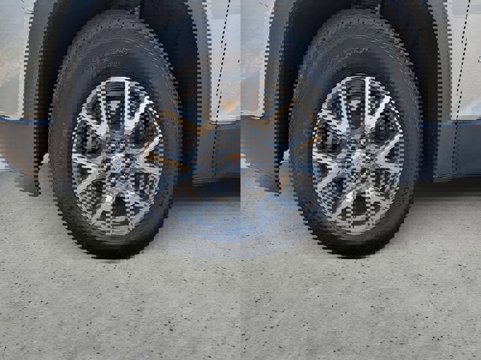 Certified 2023 GMC Acadia SLE w/ Driver Convenience Package image 7