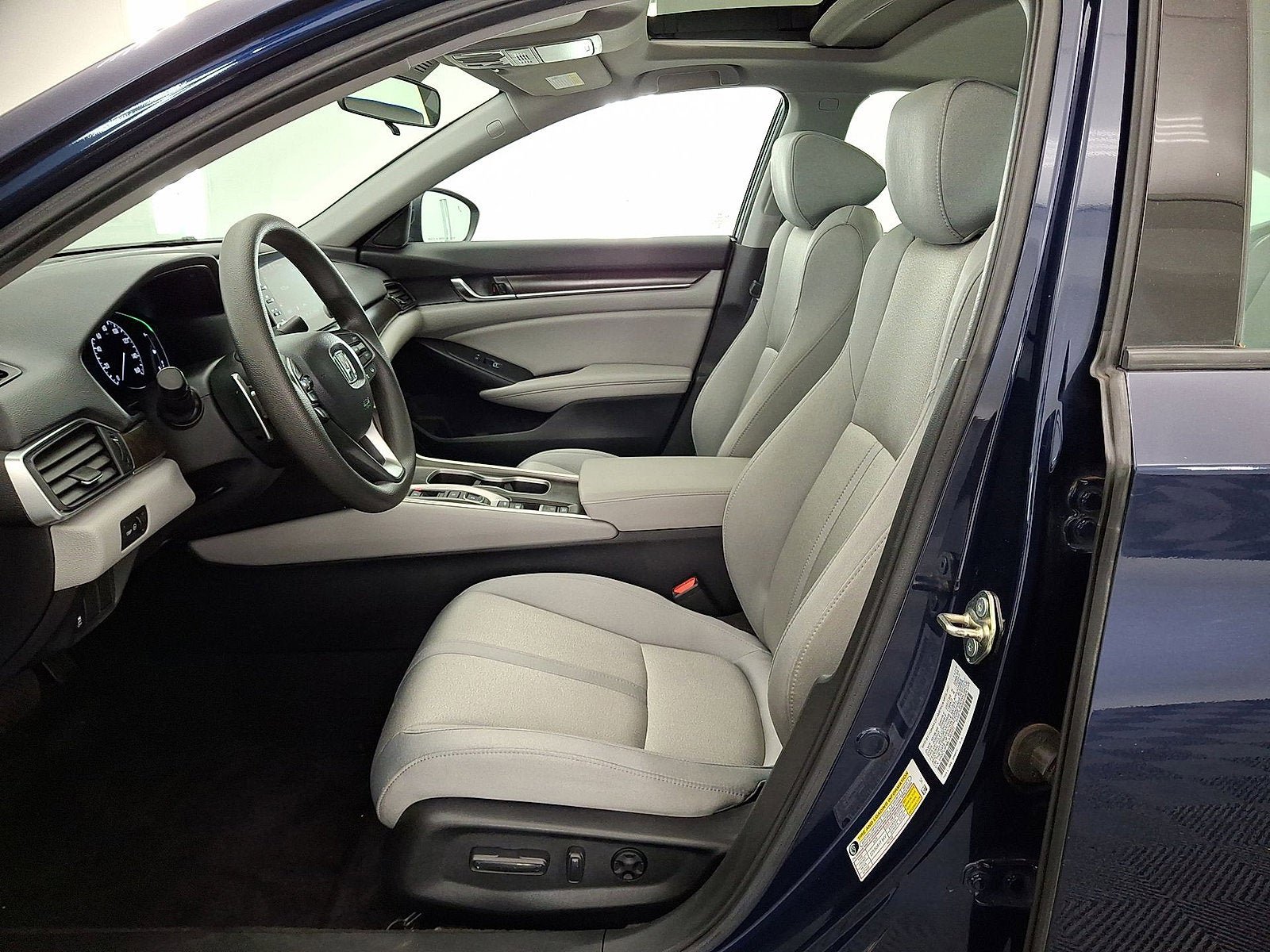 Used 2020 Honda Accord EX image 11
