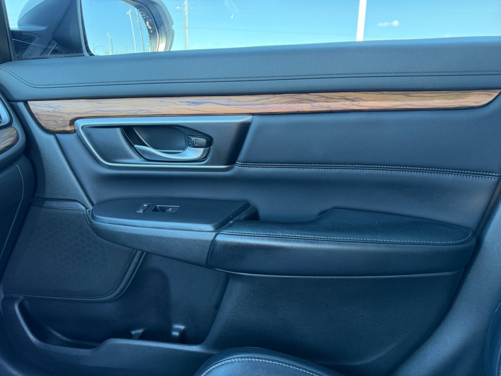 Used 2018 Honda CR-V EX-L image 16