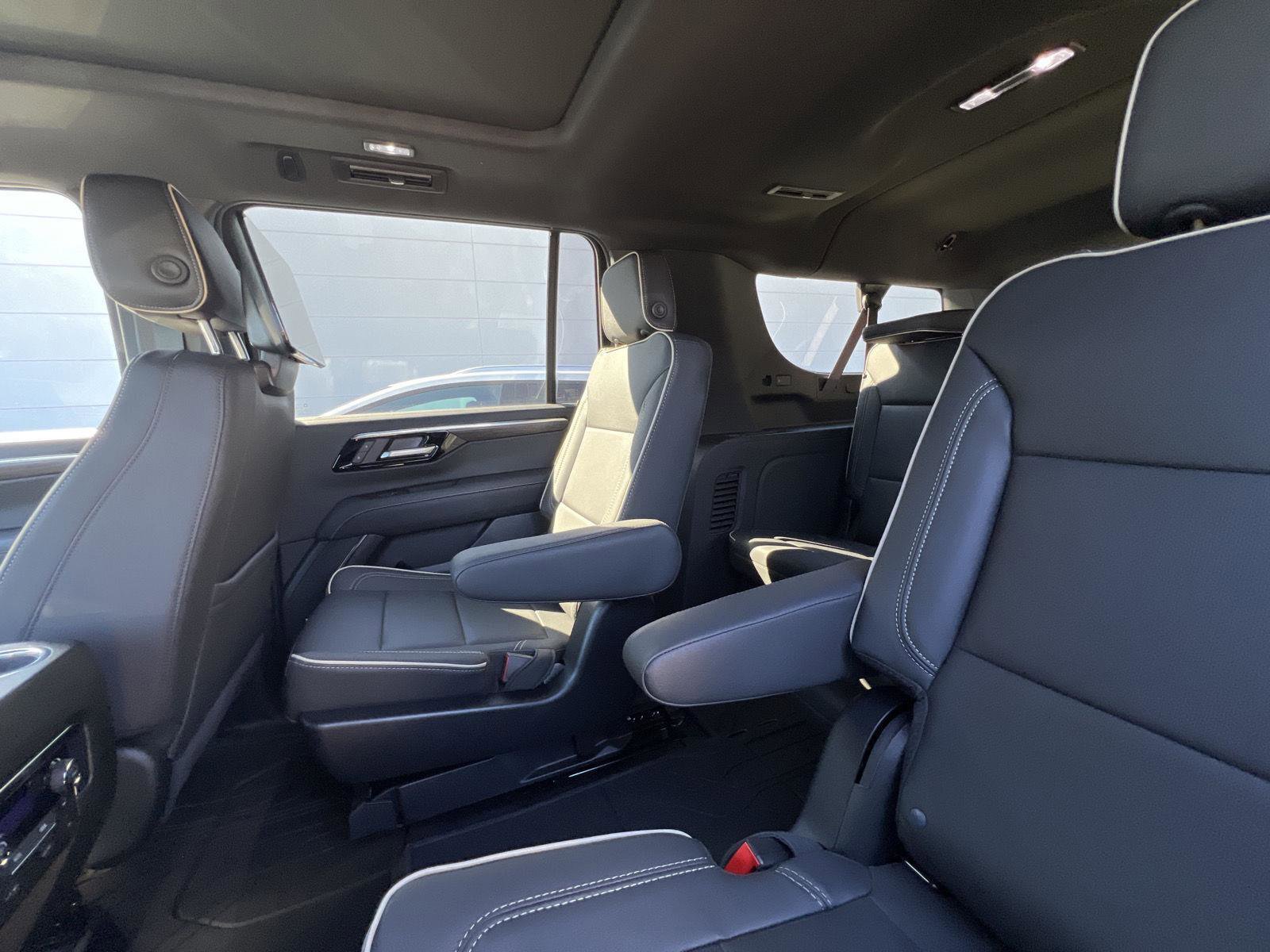 New 2026 Chevrolet Suburban Premier image 25