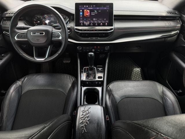 Used 2024 Jeep Compass Trailhawk AWD/4WD image 10