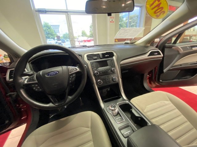 Used 2017 Ford Fusion S FWD image 19