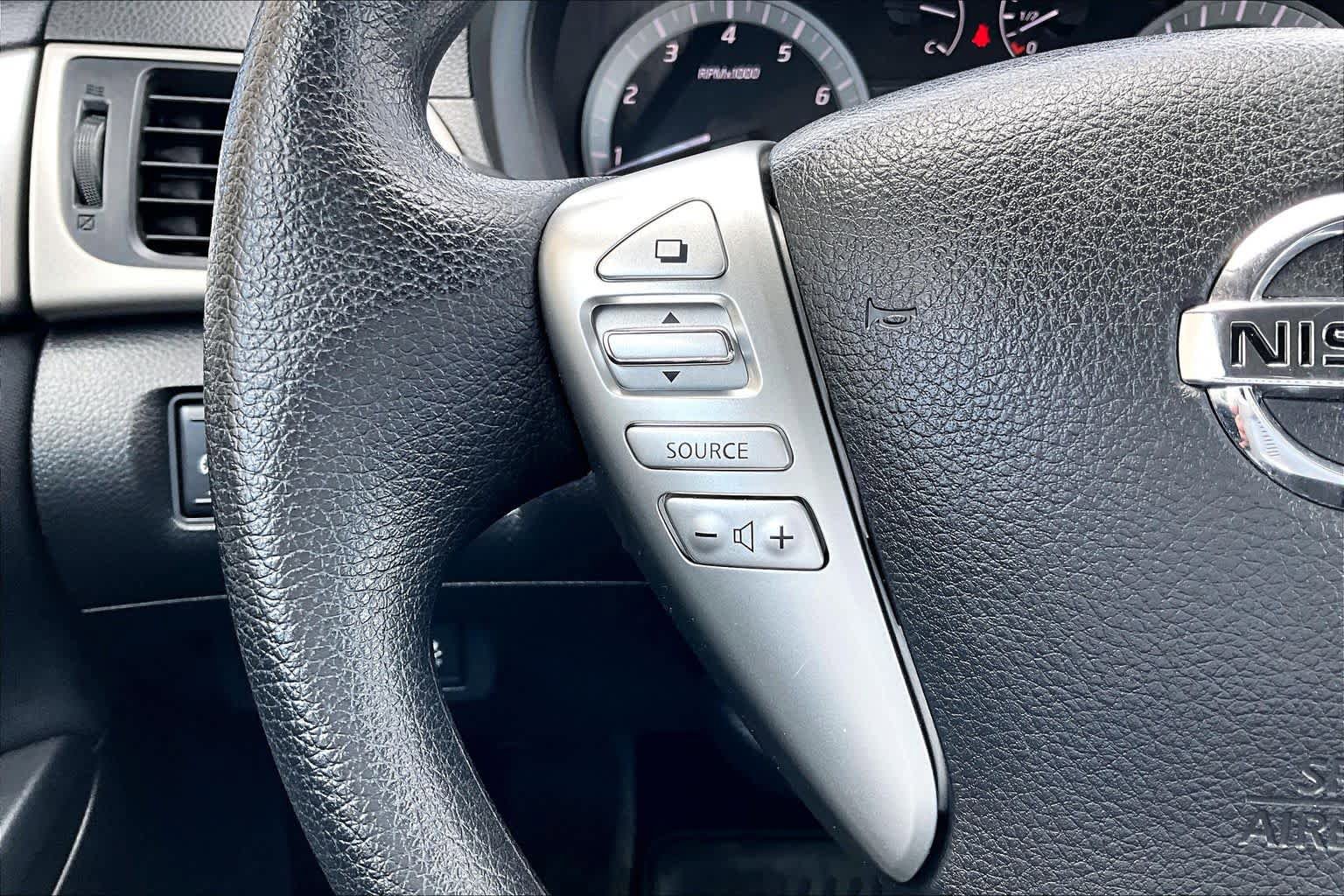 Used 2014 Nissan Sentra SV FWD image 24