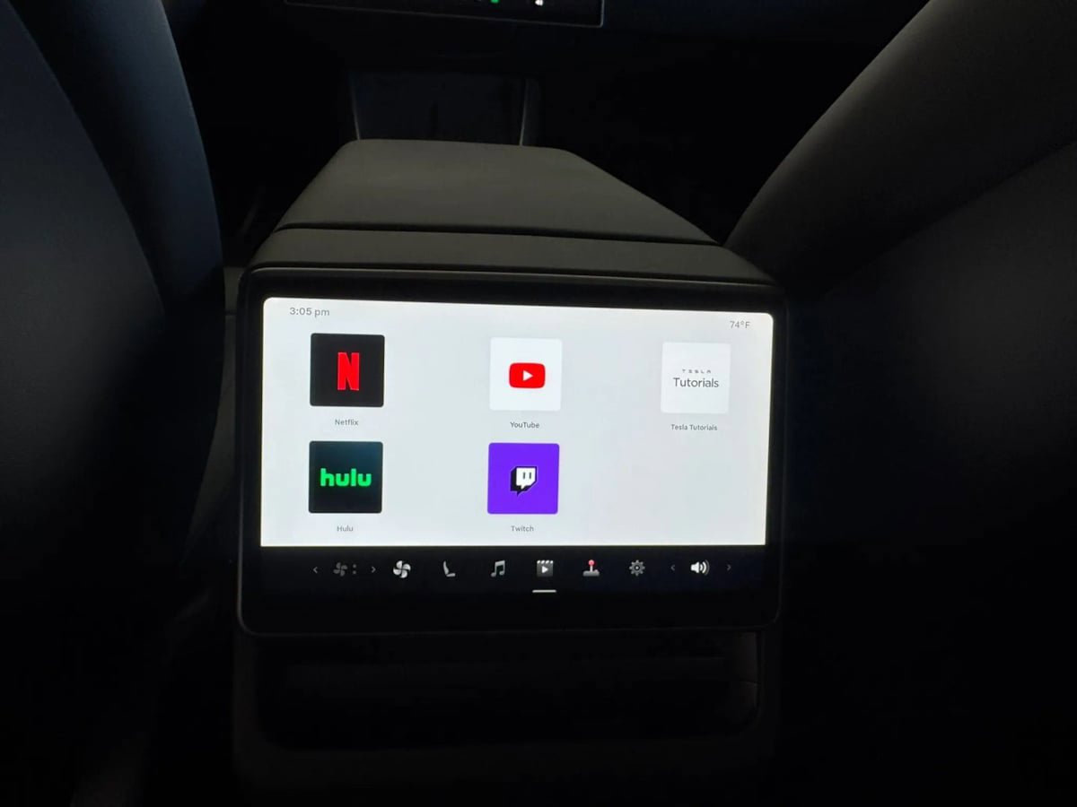 Used 2026 Tesla Model Y 2WD image 26