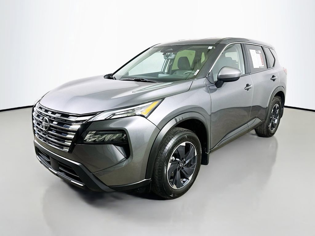 Used 2024 Nissan Rogue SV image 3