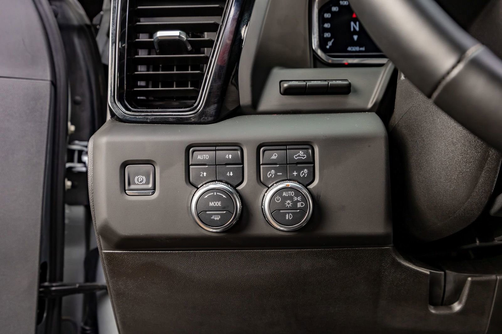 Used 2025 GMC Sierra 2500 AT4 w/ AT4 Premium Plus Package image 21