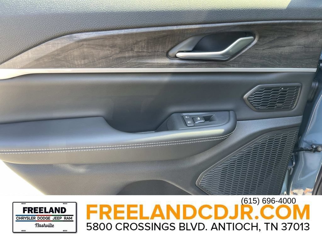 New 2026 Jeep Grand Cherokee Limited w/ Limited Altitude Package AWD/4WD image 20