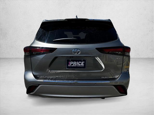 Used 2025 Toyota Highlander Platinum AWD/4WD image 4