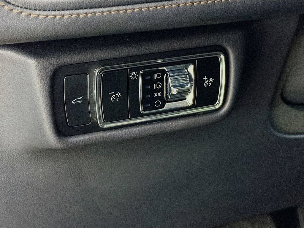 Used 2025 Lincoln Aviator Reserve AWD/4WD image 11