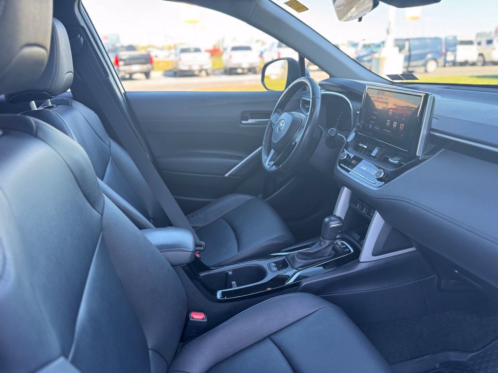 Used 2024 Toyota Corolla Cross XLE w/ Convenience Package AWD/4WD image 16