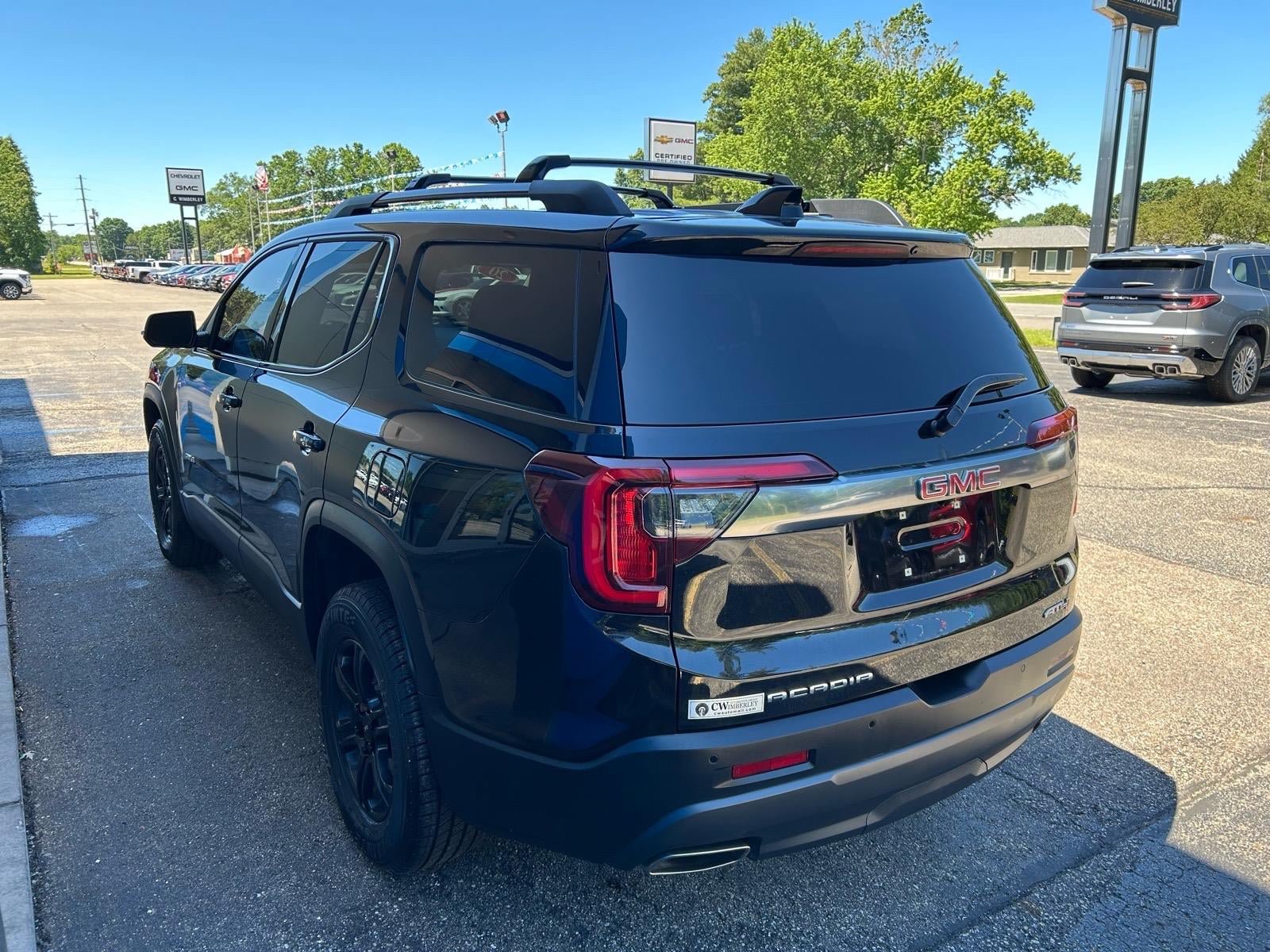Used 2020 GMC Acadia AT4 w/ GMC Pro Grade Package AWD/4WD image 5