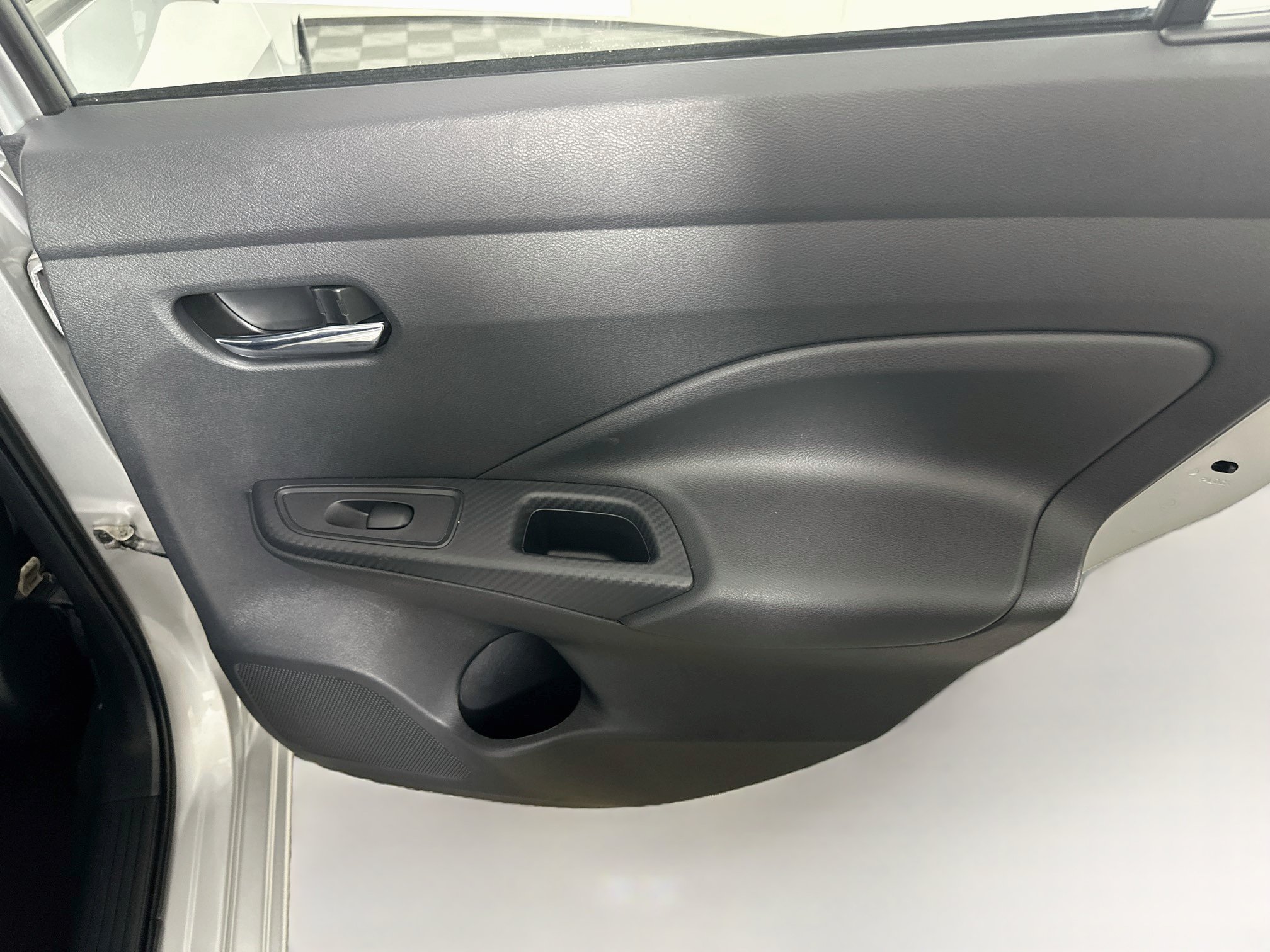 Used 2024 Nissan Versa SV FWD image 27