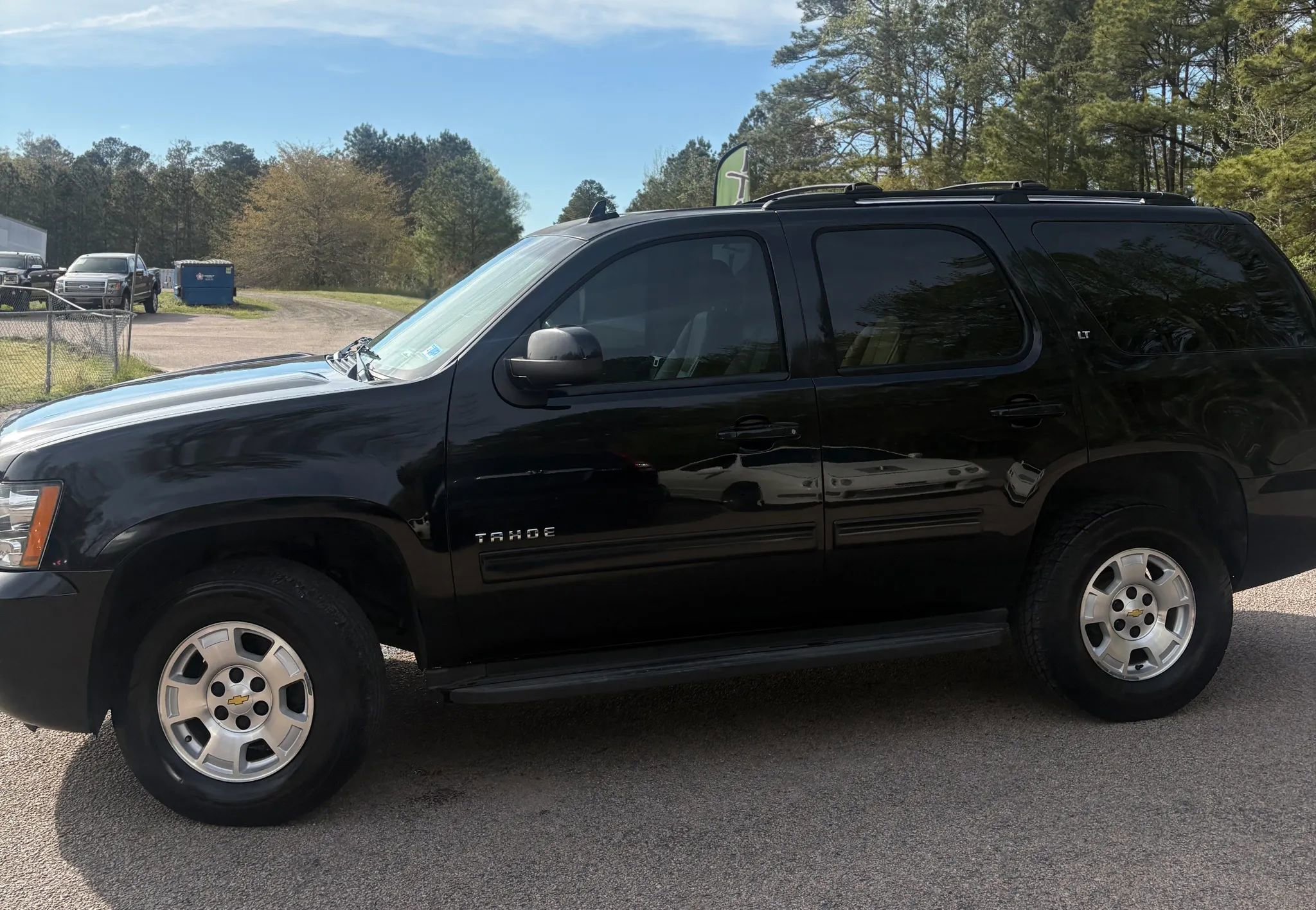 Used 2013 Chevrolet Tahoe LT w/ Luxury Package AWD/4WD image 4