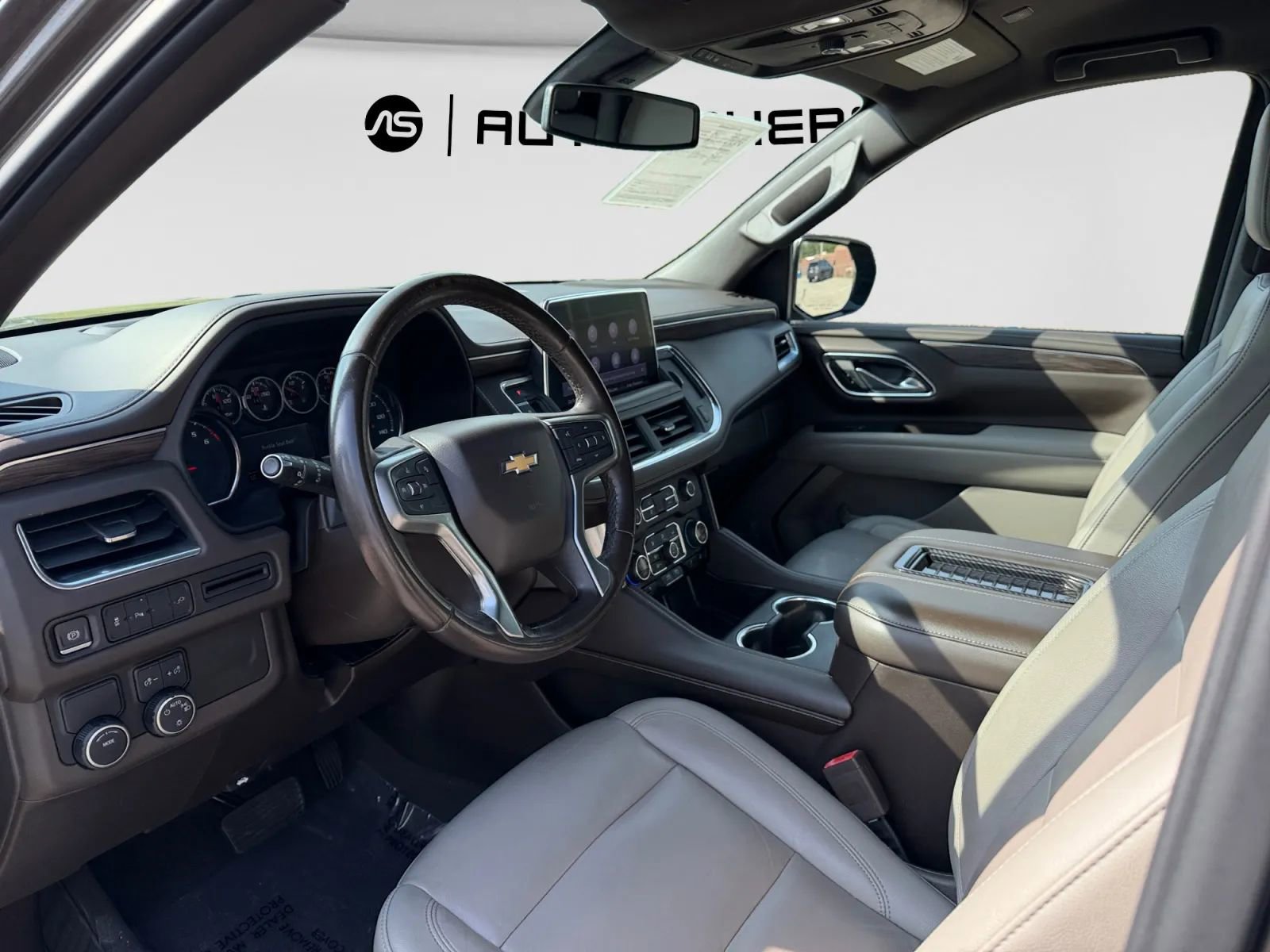 Used 2021 Chevrolet Suburban LT w/ Rear Media and Nav Package RWD image 16